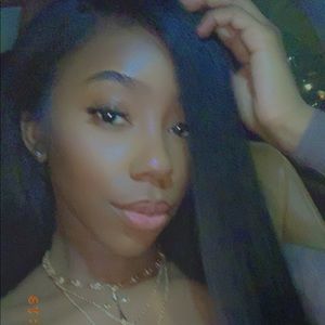 Meet your Posher, Ebony